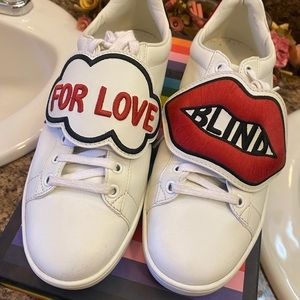 Gucci love Blind tennis shoe authentic.